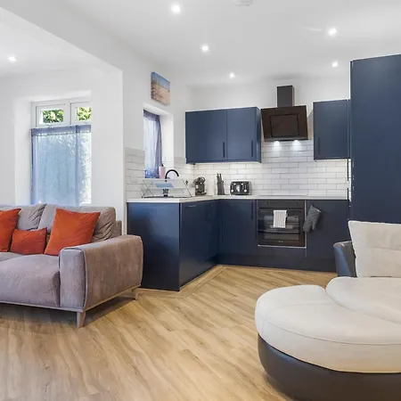 Luxury 3-bedroom, 3-bath In Dalton-in-furness *