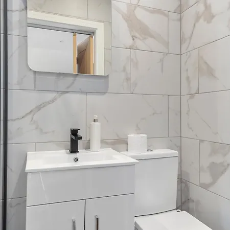 Luxury 3-bedroom, 3-bath In Dalton-in-furness *